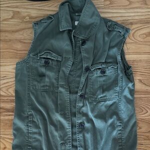 Sleeveless Cargo Vest